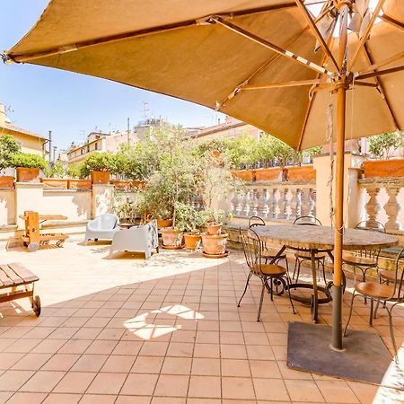 Colosseum Terrace Apartment Рим Экстерьер фото